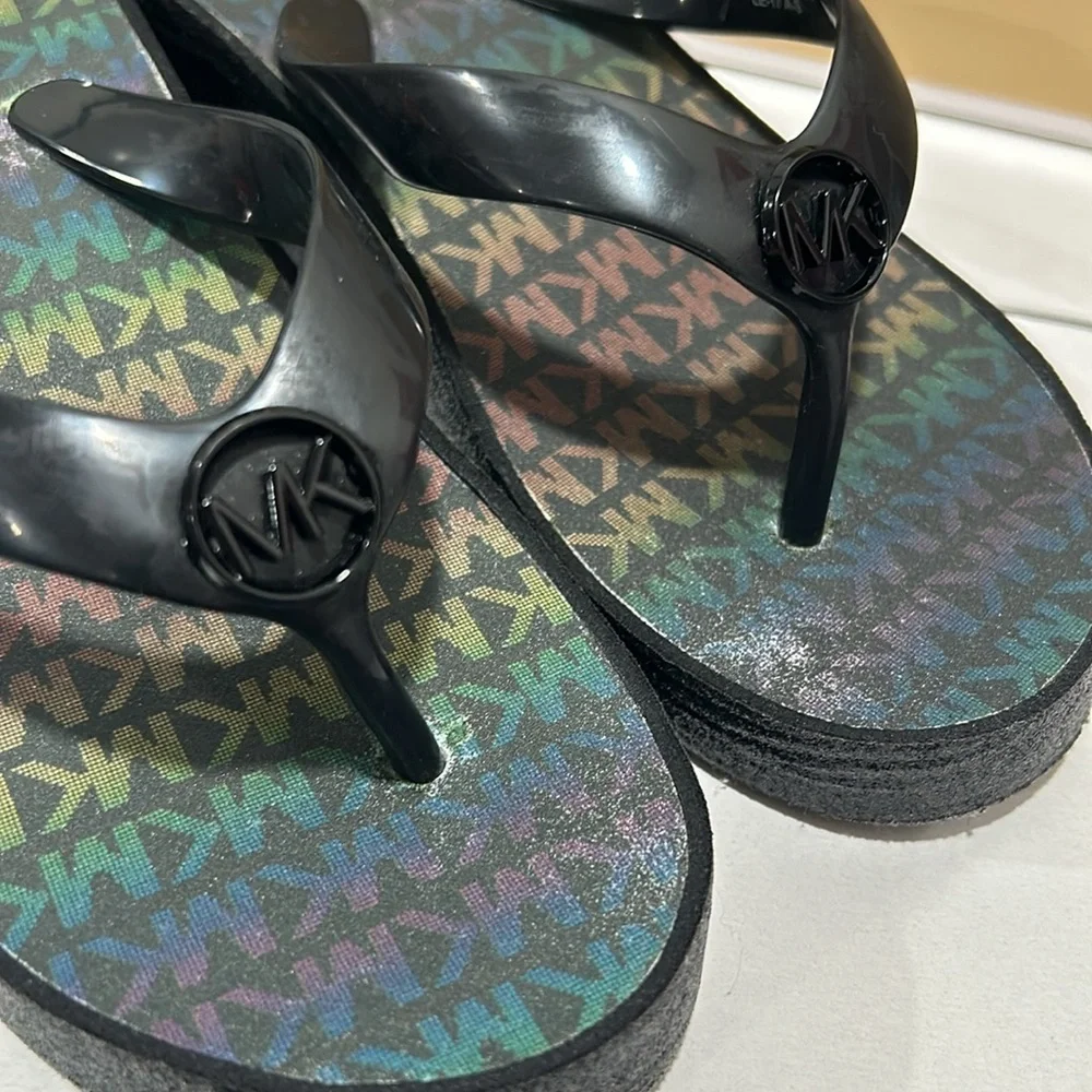 Michael Michael Kors black multi girls sandals size 2 GUC